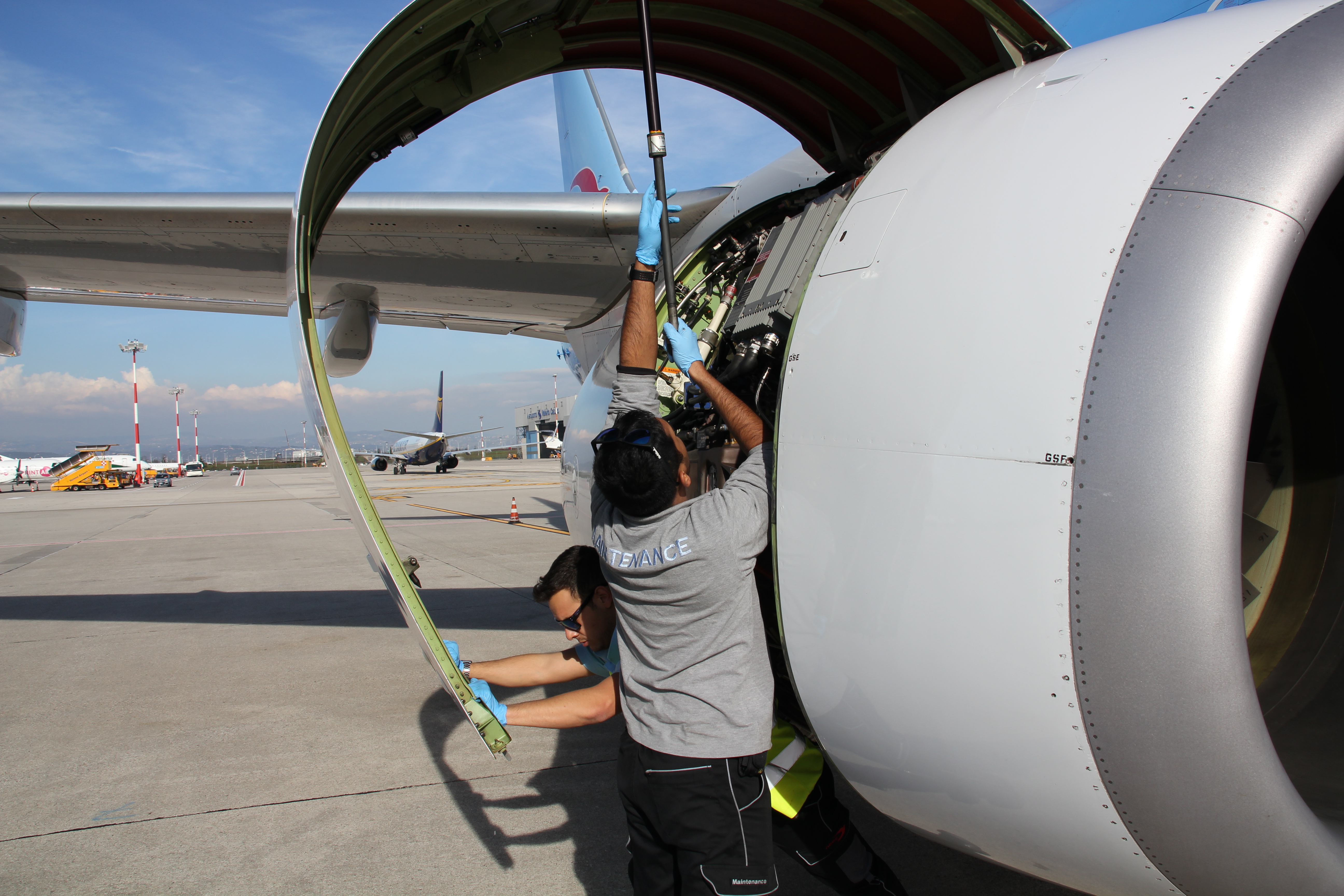 In-Formati sulla professione del Manutentore Aeronautico